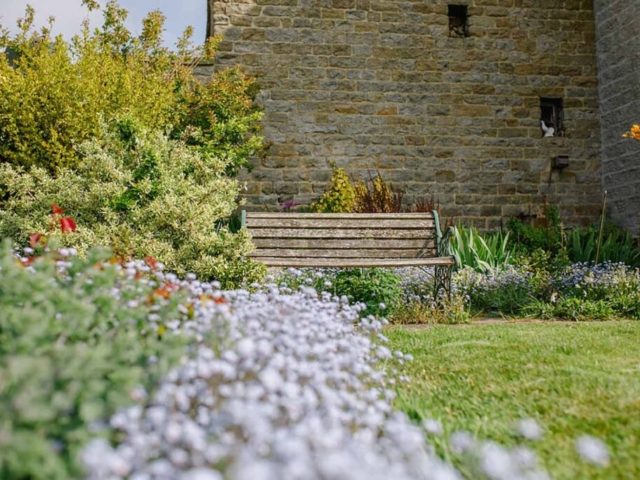 Old Calf Shed Holiday cottage, Otley, garden